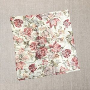 Vintage Floral Rose Table Runner
